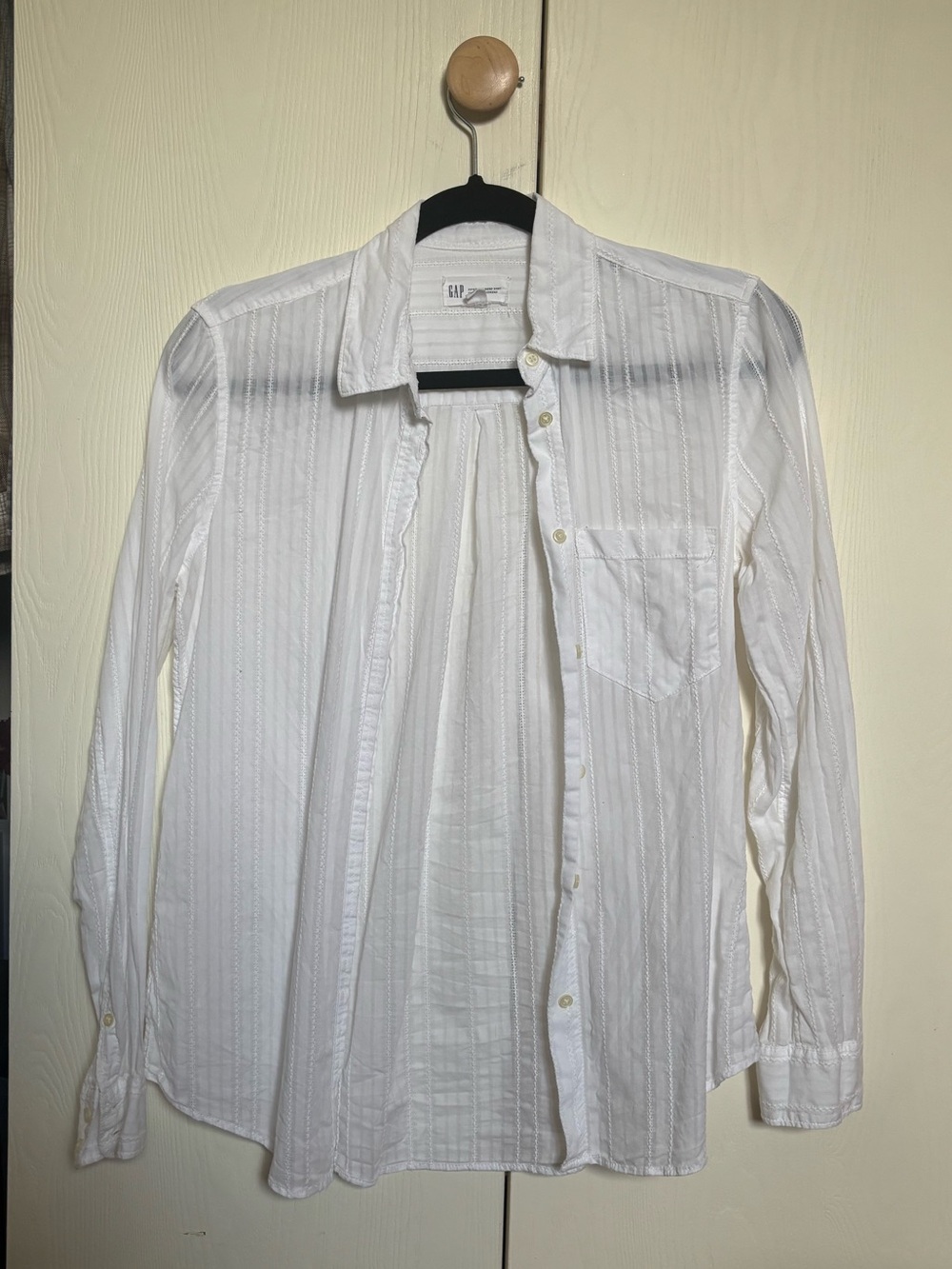 GAP White Textured Long Sleeve Button-Down Shirt